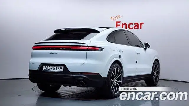 Porsche Cayenne 2023 — Şəkil 35/36