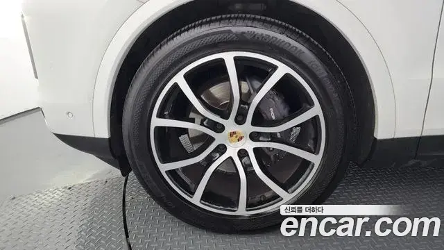 Porsche Cayenne 2023 — Şəkil 16/36
