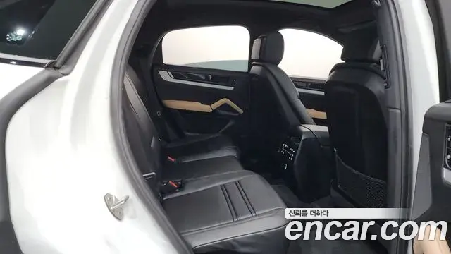 Porsche Cayenne 2023 — Şəkil 31/36