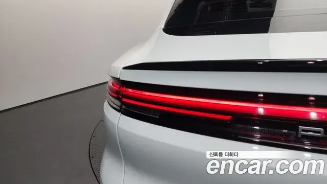 Porsche Cayenne 2023 — Şəkil 24/36