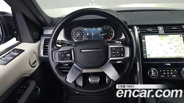 Land Rover Discovery 5 2023 — Photo 9/37