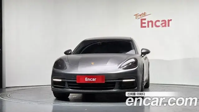 Porsche Panamera 2018 — Фото 2/20