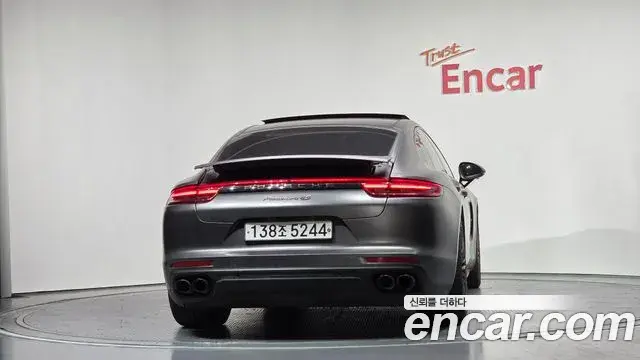 Porsche Panamera 2018 — Фото 3/20