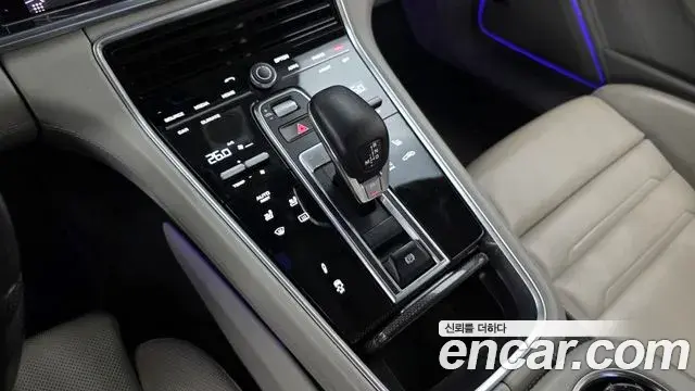 Porsche Panamera 2018 — Фото 8/20