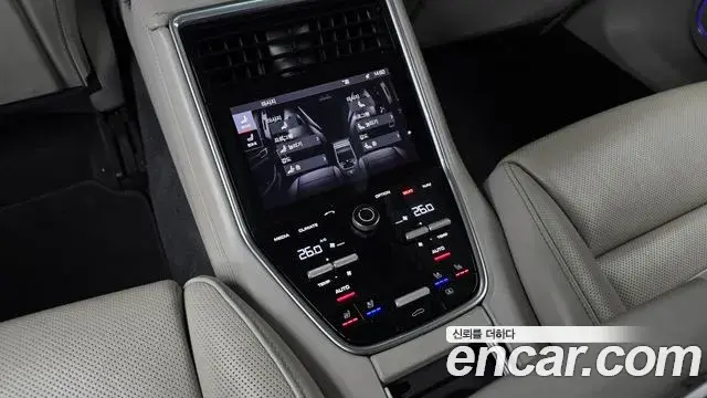 Porsche Panamera 2018 — Фото 19/20