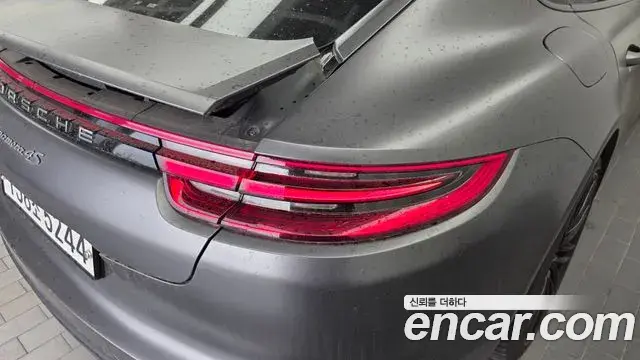 Porsche Panamera 2018 — Photo 27/35