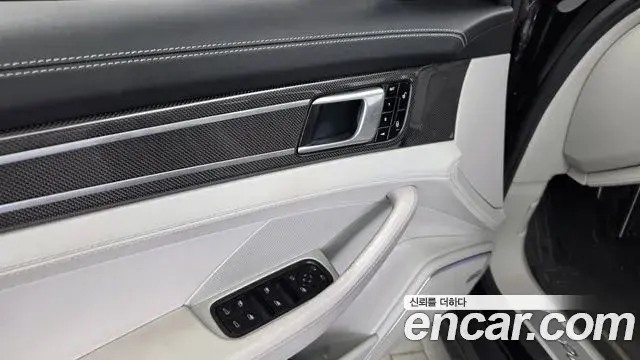 Porsche Panamera 2018 — Photo 9/35