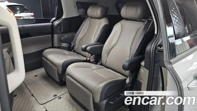 Kia Carnival 2025 — ფოტო 17/20