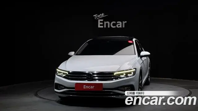 Volkswagen Passat GT 2021 — ფოტო 11/30