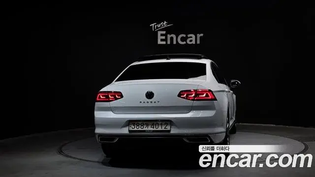 Volkswagen Passat GT 2021 — ფოტო 19/30