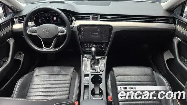 Volkswagen Passat GT 2021 — ფოტო 23/30