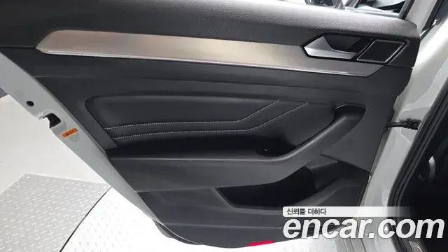 Volkswagen Passat GT 2021 — ფოტო 16/30