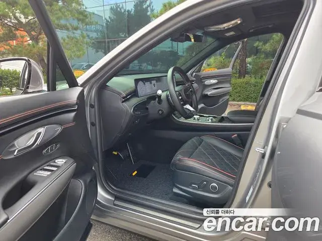 Genesis GV70 2024 — ფოტო 17/20