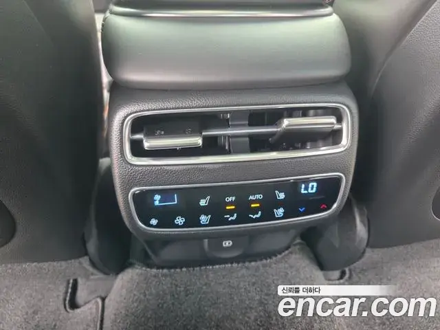 Genesis GV70 2024 — ფოტო 15/20