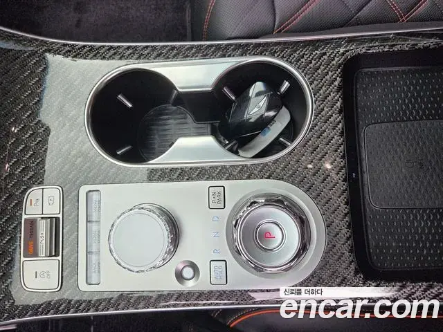 Genesis GV70 2024 — ფოტო 19/20