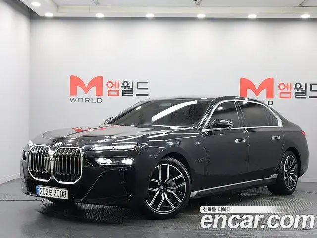 BMW 7 Series 2022 — Photo 4/20