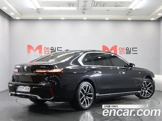 BMW 7 Series 2022 — Photo 16/20