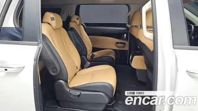 Kia Carnival 2021 — Фото 11/20
