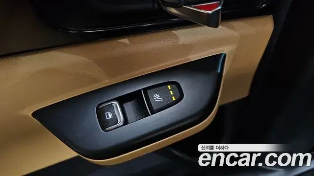Kia Carnival 2021 — Фото 17/20