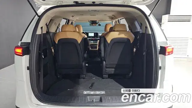 Kia Carnival 2021 — Фото 20/20
