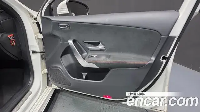 Mercedes-Benz A-Class 2021 — Photo 17/28