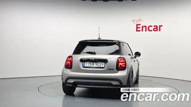 Mini Cooper 2021 — Photo 4/20