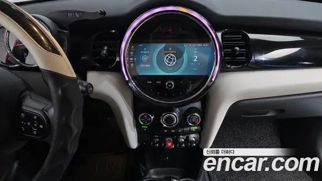 Mini Cooper 2021 — Photo 15/20