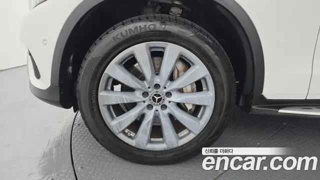 Mercedes-Benz GLC-Class 2019 — Şəkil 31/34