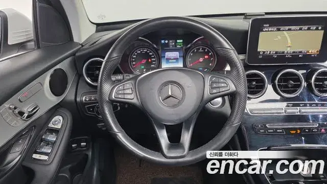 Mercedes-Benz GLC-Class 2019 — Şəkil 9/34