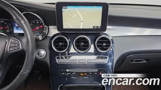 Mercedes-Benz GLC-Class 2019 — Şəkil 16/34