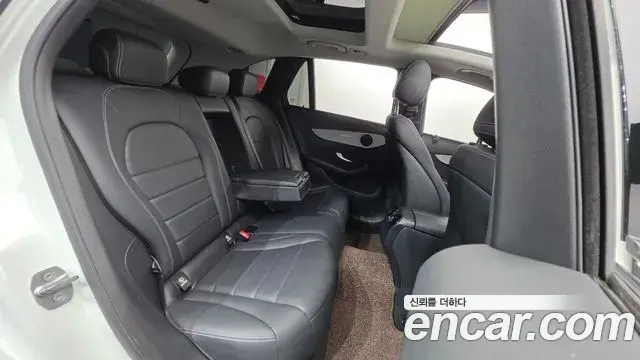 Mercedes-Benz GLC-Class 2019 — Şəkil 4/34