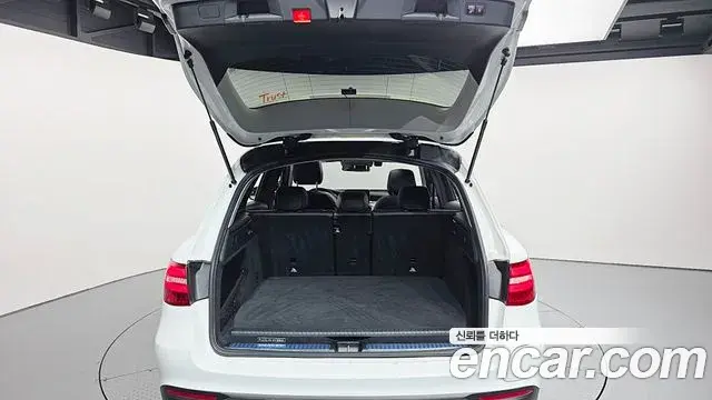 Mercedes-Benz GLC-Class 2019 — Şəkil 17/34