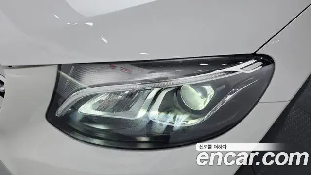 Mercedes-Benz GLC-Class 2019 — Şəkil 5/34