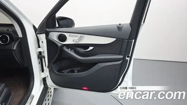 Mercedes-Benz GLC-Class 2019 — Şəkil 14/34