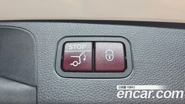 Mercedes-Benz GLC-Class 2019 — Şəkil 33/34