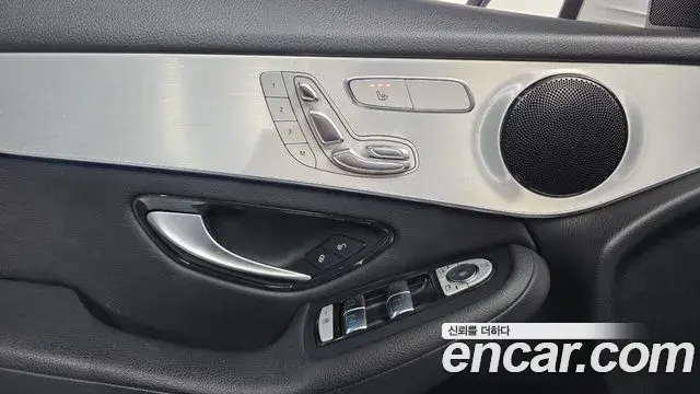 Mercedes-Benz GLC-Class 2019 — Şəkil 2/34