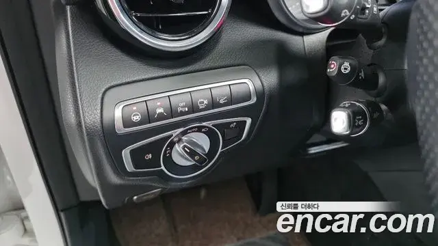 Mercedes-Benz GLC-Class 2019 — Şəkil 15/34