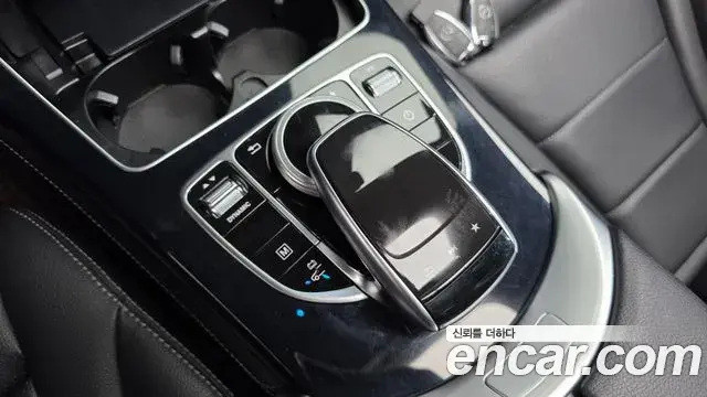 Mercedes-Benz GLC-Class 2019 — Şəkil 27/34