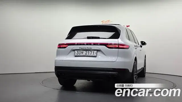 Porsche Cayenne 2019 — Фото 3/20