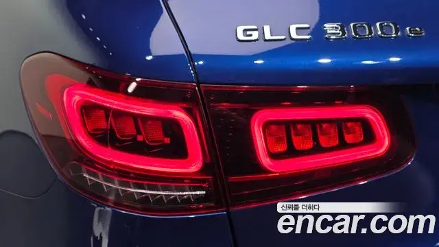 Mercedes-Benz GLC-Class 2021 — Photo 11/34