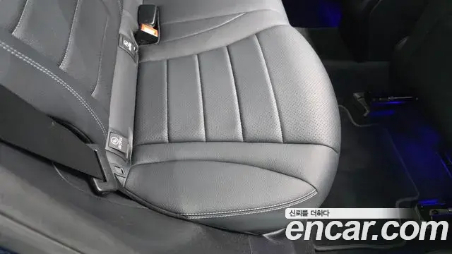 Mercedes-Benz GLC-Class 2021 — Photo 8/34