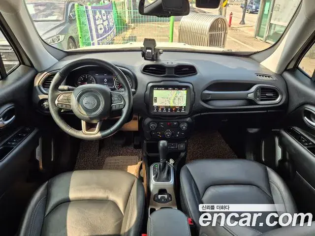Jeep Renegade 2020 — Фото 4/20
