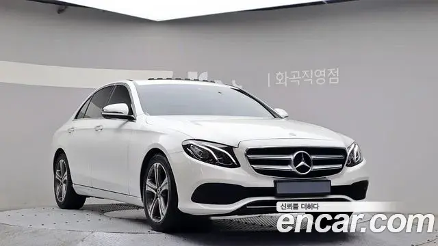 Mercedes-Benz E-Class 2019 — Photo 2/20