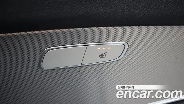 Mercedes-Benz E-Class 2019 — Photo 4/20