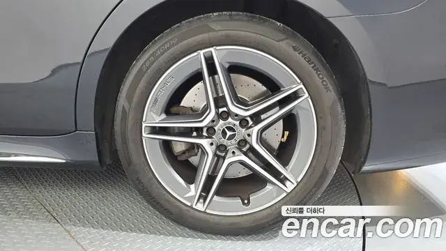 Mercedes-Benz S-Class 2021 — ფოტო 27/33