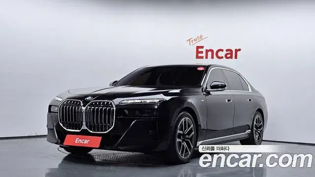 BMW 7 Series 2025 — ფოტო 28/41