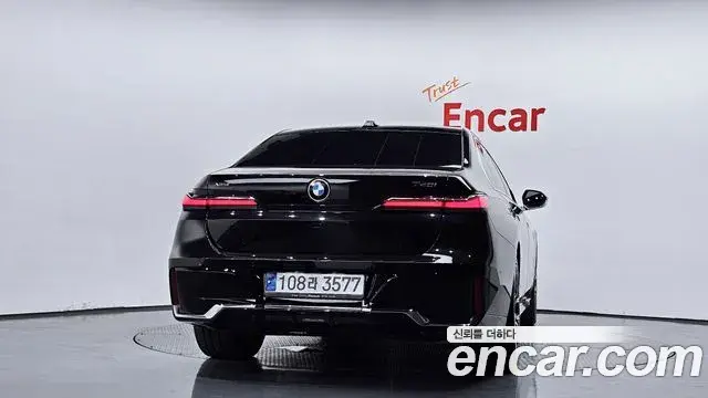 BMW 7 Series 2025 — ფოტო 38/41