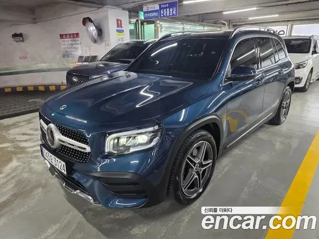 Mercedes-Benz GLB-Class 2023 — Фото 1/19