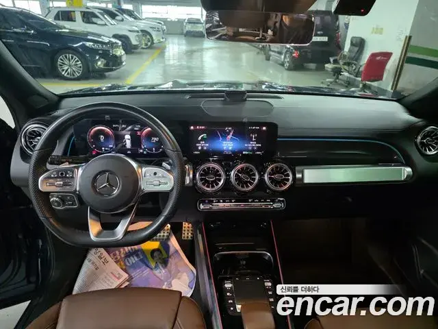 Mercedes-Benz GLB-Class 2023 — Фото 10/19