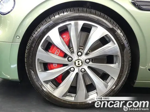 Bentley Flying Spur 2022 — Photo 7/20